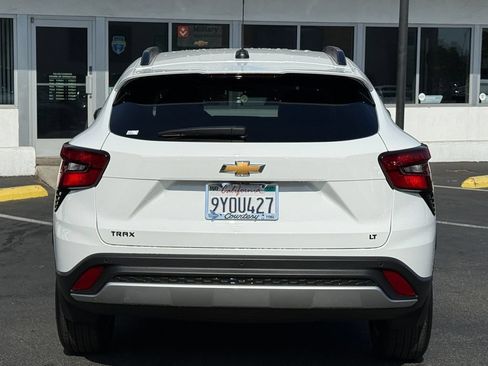 Used 2026 Chevrolet Trax LT w/ Driver Confidence Package FWD image 7