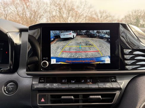 Used 2025 Toyota Camry LE image 17