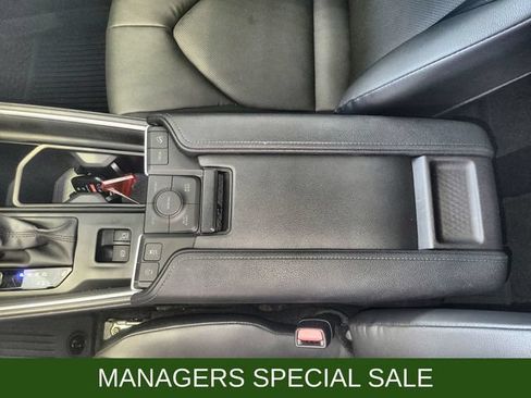 Used 2025 Toyota Grand Highlander AWD image 21