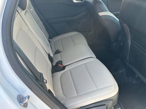 Used 2022 Ford Escape SEL AWD/4WD image 11