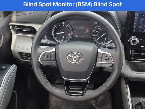 Used 2020 Toyota Highlander Limited image 30