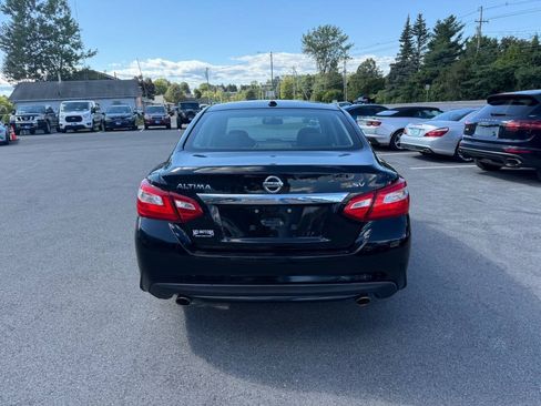 Used 2017 Nissan Altima 2.5 SV w/ Convenience Package FWD image 8