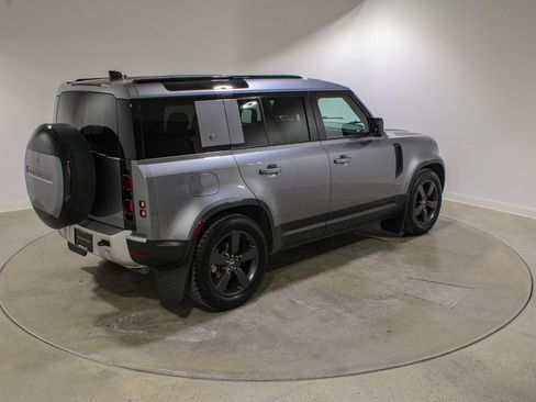 Used 2024 Land Rover Defender 110 S image 5
