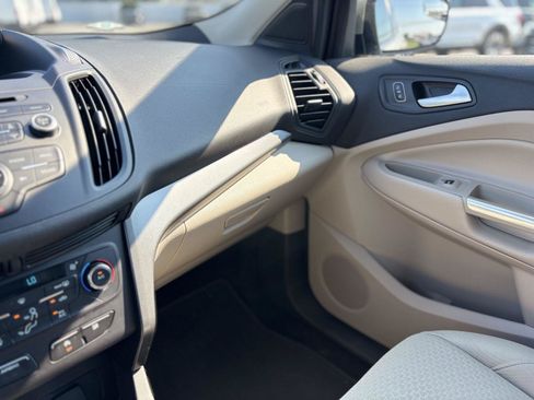 Used 2017 Ford Escape SE AWD/4WD image 33