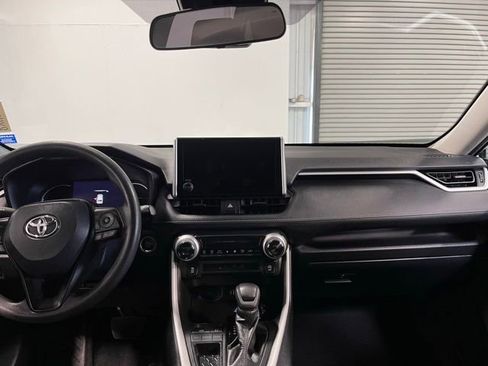 Used 2023 Toyota RAV4 XLE FWD image 20