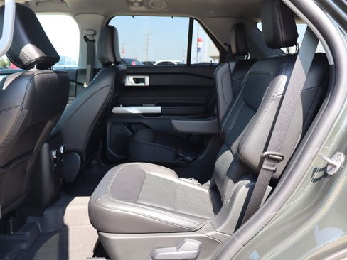 Used 2024 Ford Explorer Limited w/ Limited Technology Package AWD/4WD image 10