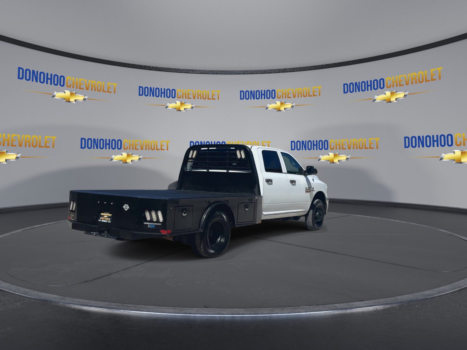 Used 2018 RAM 3500 Tradesman w/ Chrome Appearance Group AWD/4WD image 8