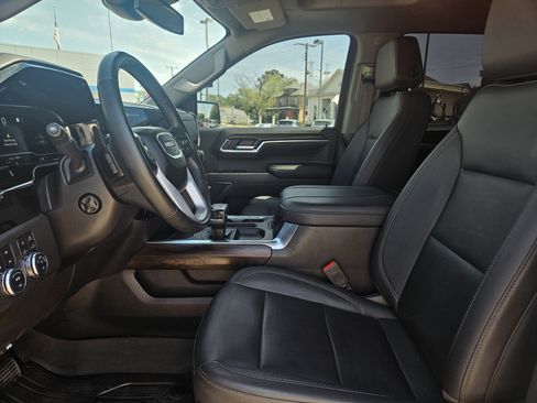 Used 2023 GMC Sierra 1500 SLT image 12