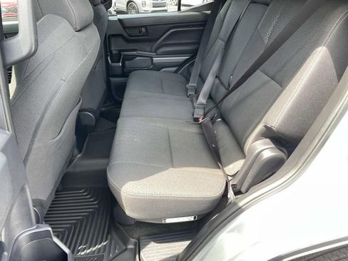 Used 2025 Toyota 4Runner SR5 AWD/4WD image 15