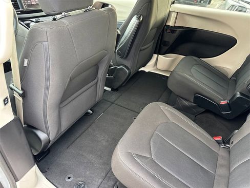 Certified 2023 Chrysler Voyager LX image 18