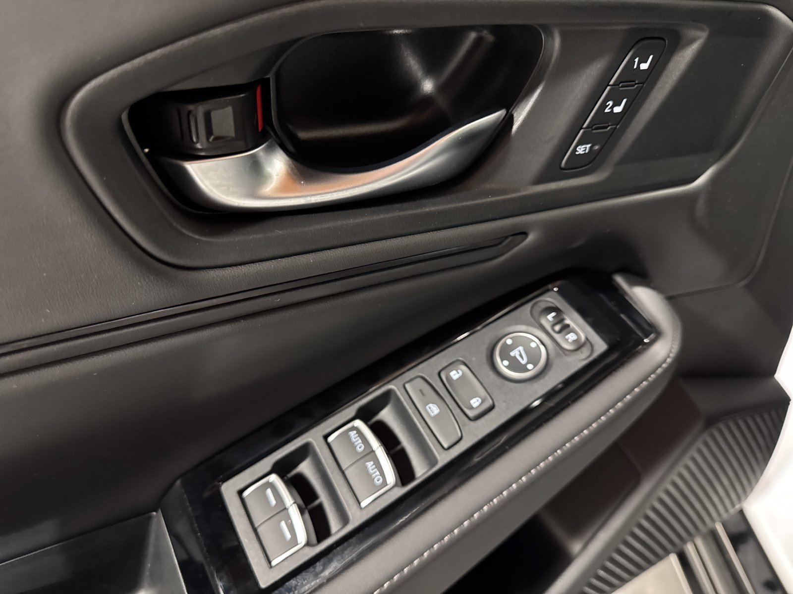 Used 2025 Honda Accord Touring image 12