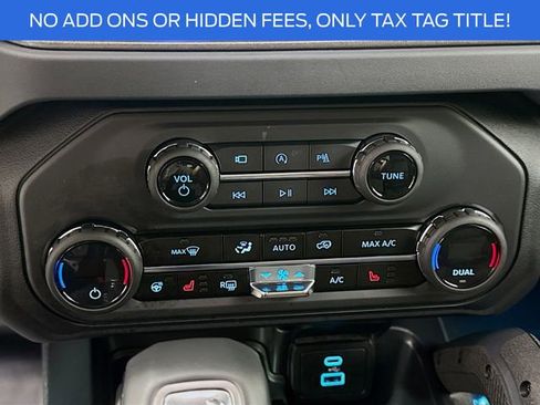 New 2025 Ford Bronco Badlands image 16