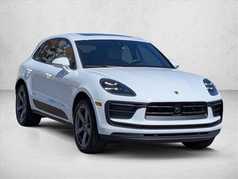 Used 2023 Porsche Macan AWD/4WD image 3