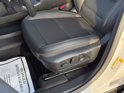 Used 2026 GMC Terrain Elevation w/ Elevation Premium Package AWD/4WD image 15