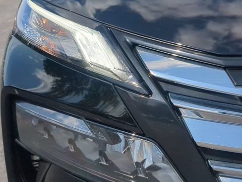 Used 2024 Nissan Rogue SV FWD image 9