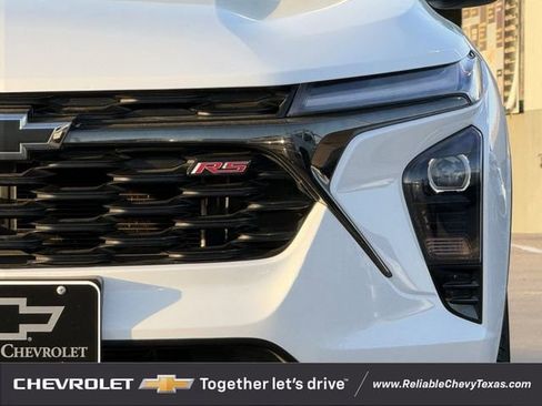 Certified 2024 Chevrolet Trax RS w/ Sunroof Package image 4