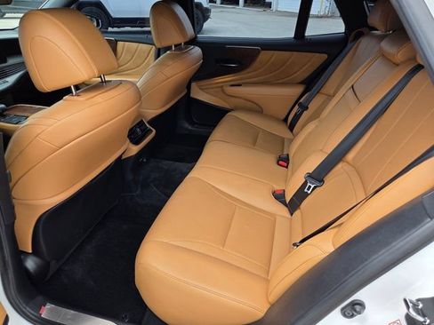 Used 2022 Lexus LS 500 w/ Accessory Package (Z1) RWD image 8