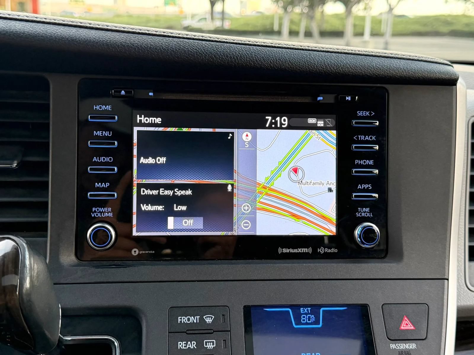 Used 2020 Toyota Sienna XLE w/ XLE Navigation Package FWD image 22