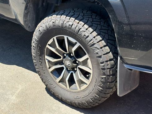 Used 2016 Toyota Tacoma SR AWD/4WD image 4