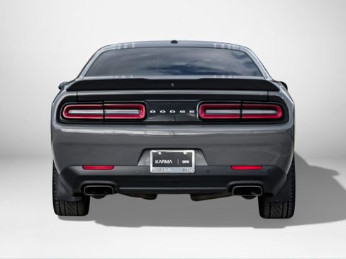 Used 2018 Dodge Challenger R/T image 7