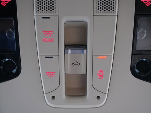 Used 2014 Audi A8 3.0T image 26