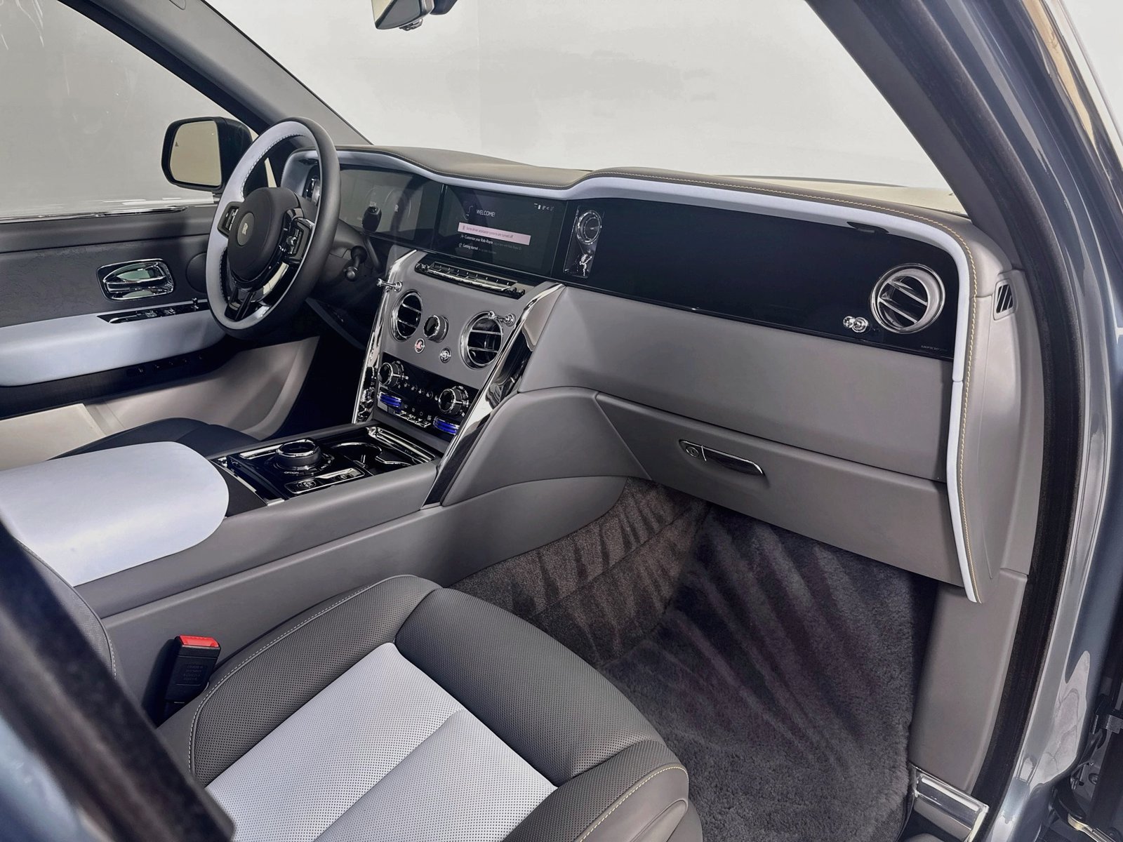 Certified 2026 Rolls-Royce Cullinan AWD/4WD image 29