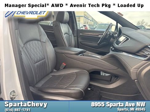 Used 2023 Buick Enclave Avenir image 18