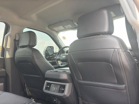 Used 2025 Ford F250 Lariat w/ Black Appearance Package AWD/4WD image 18