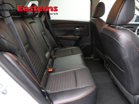 Used 2025 Nissan Rogue SV AWD/4WD image 23