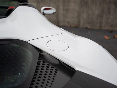 Used 2022 Ferrari SF90 Spider image 34