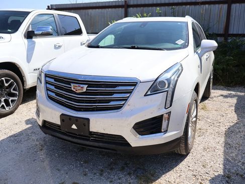 Used 2017 Cadillac XT5 FWD image 4