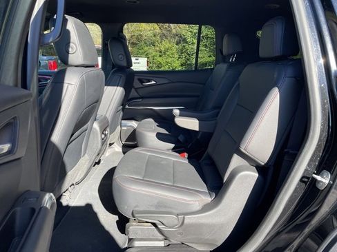 Used 2024 Chevrolet Traverse Z71 w/ Enhanced Driving Package image 24