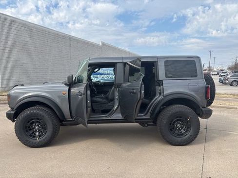 New 2026 Ford Bronco Badlands AWD/4WD image 12