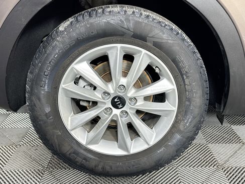 Used 2019 Kia Sorento LX image 33