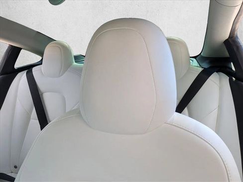 Used 2020 Tesla Model 3 Standard Range Plus image 14