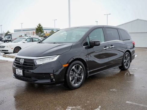 Used 2023 Honda Odyssey Elite image 3