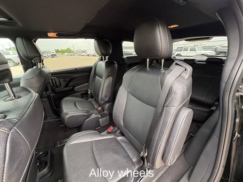 Used 2025 Toyota Sienna XLE Woodland Edition AWD/4WD image 20
