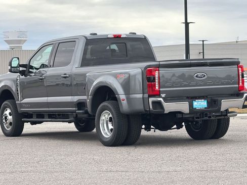 New 2026 Ford F350 4x4 Crew Cab DRW Super Duty image 13