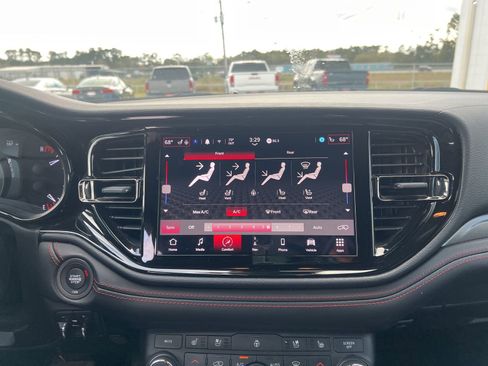 Used 2024 Dodge Durango GT image 10