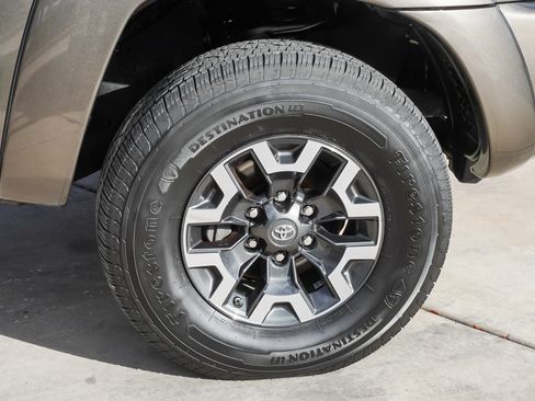 Used 2011 Toyota Tacoma 4x4 Double Cab w/ SR5 Pkg #2 image 10