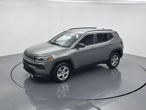 Used 2024 Jeep Compass Latitude AWD/4WD image 43