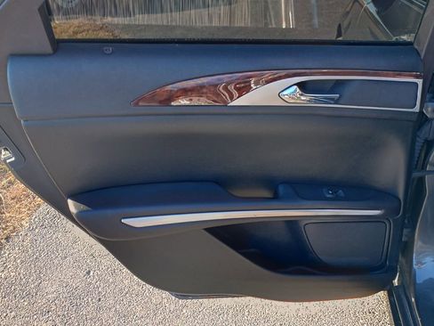 Used 2016 Lincoln MKZ Hybrid image 16