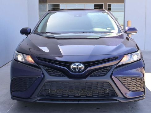Used 2022 Toyota Camry SE FWD image 5