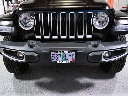 Used 2020 Jeep Wrangler Unlimited Sahara image 16