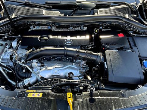 Used 2022 Mercedes-Benz GLA 250 4MATIC image 31