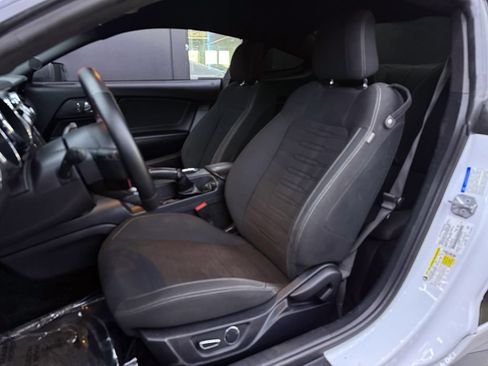 Used 2017 Ford Mustang GT w/ GT Performance Package RWD image 16