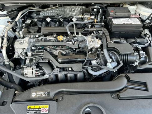 Used 2025 Toyota Corolla LE FWD image 12