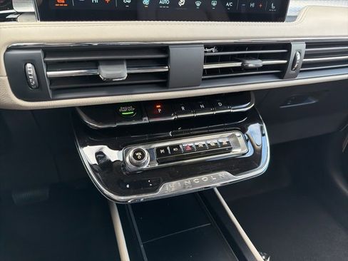 New 2026 Lincoln Corsair Premiere image 13