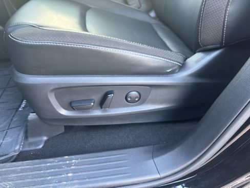 Used 2023 Nissan Pathfinder SL w/ Lighting Package (N92) image 25