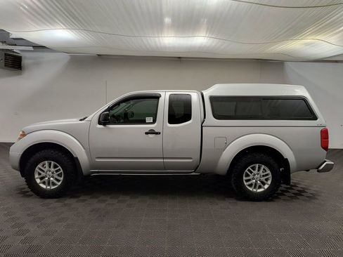 Used 2015 Nissan Frontier SV w/ SV Value Truck Package AWD/4WD image 2
